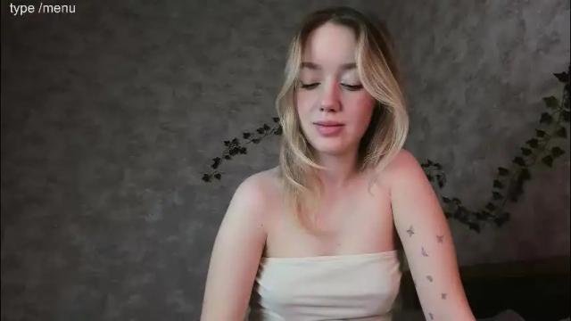 Image 4 of lollipops6666 Stream on Chaturbate on 11 days ago