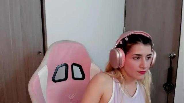 Image 12 of lolly_js_ Stream on Chaturbate on 2 months ago