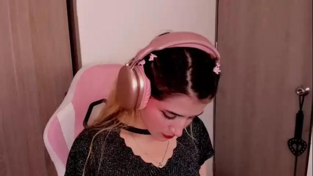 Image 4 of lolly_js_ Stream on Chaturbate on 29 days ago
