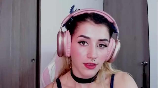 Image 3 of lolly_js_ Stream on Chaturbate on 7 days ago