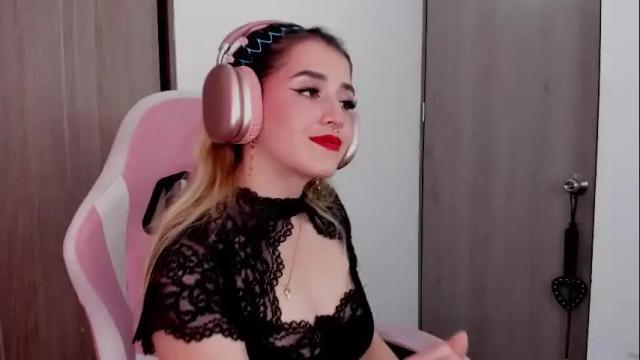 Image 6 of lolly_js_ Stream on Chaturbate on 4 days ago