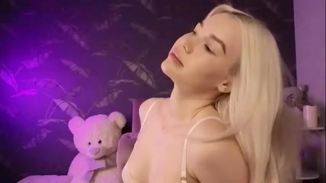 Image 2 of lolly_lika Stream on Chaturbate on 26 days ago