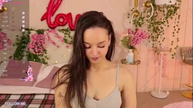 Image 3 of lolly_neal Stream on Chaturbate on 27 days ago