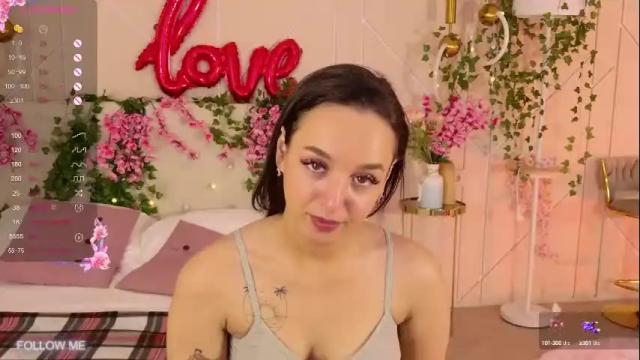 Image 4 of lolly_neal Stream on Chaturbate on 27 days ago