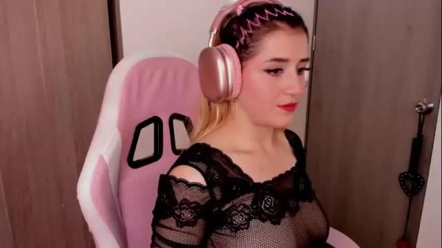 Image 3 of lollypetitte_ Stream on Chaturbate on 2 months ago
