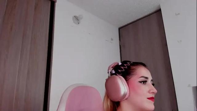 Image 2 of lollypetitte_ Stream on Chaturbate on 1 month ago