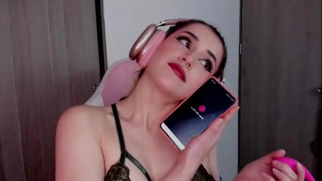 Image 3 of lollypetitte_ Stream on Chaturbate on 26 days ago