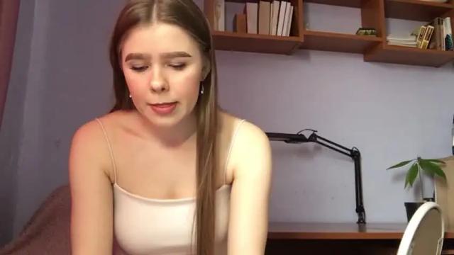 Image 12 of lollyross Stream on Chaturbate on 19 months ago