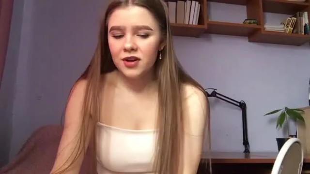 Image 6 of lollyross Stream on Chaturbate on 19 months ago
