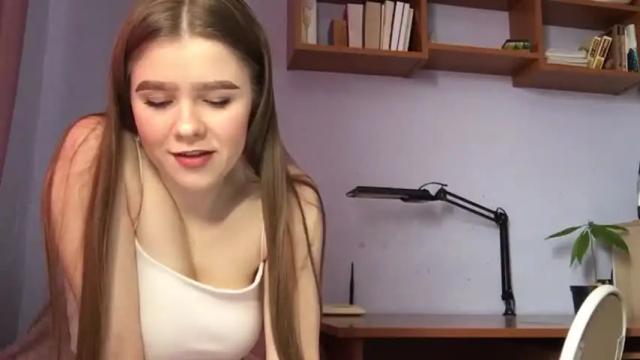 Image 8 of lollyross Stream on Chaturbate on 19 months ago