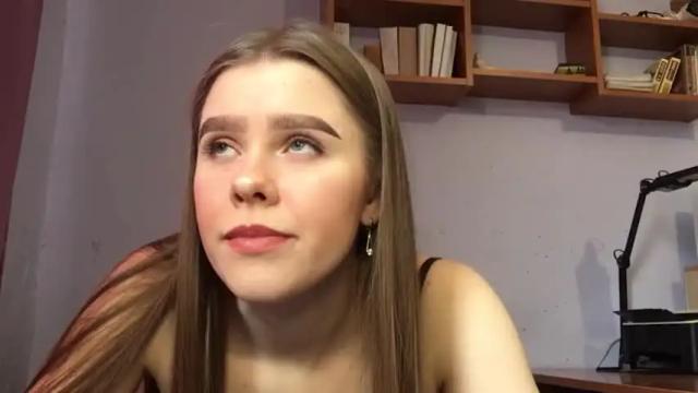 Image 8 of lollyross Stream on Chaturbate on 19 months ago