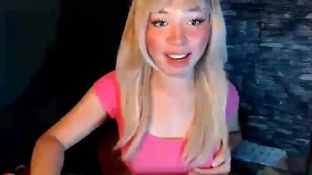 Image 4 of loloveyxx Stream on Chaturbate on 18 months ago