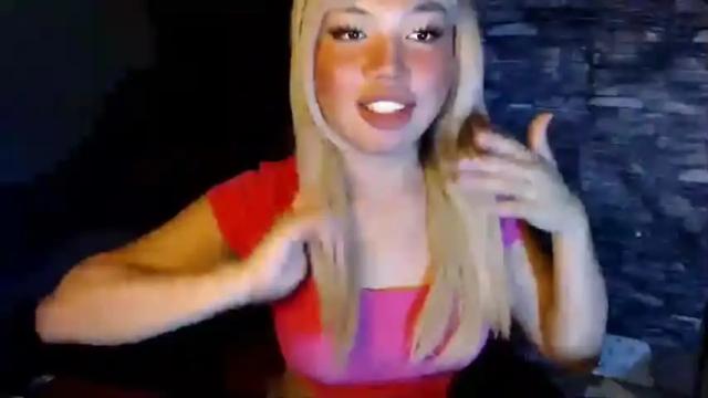 Image 8 of loloveyxx Stream on Chaturbate on 18 months ago