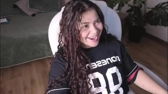 Image 2 of loly_marce Stream on Chaturbate on 1 month ago