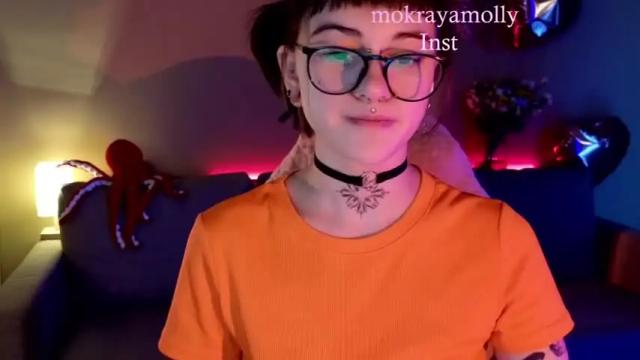 Image 2 of lolymolli Stream on Chaturbate on 14 months ago
