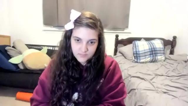 Image 4 of longhairbigbewbs Stream on Chaturbate on 17 months ago