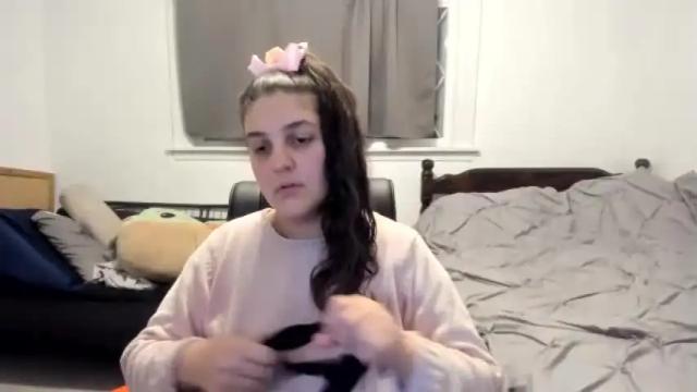 Image 8 of longhairbigbewbs Stream on Chaturbate on 16 months ago