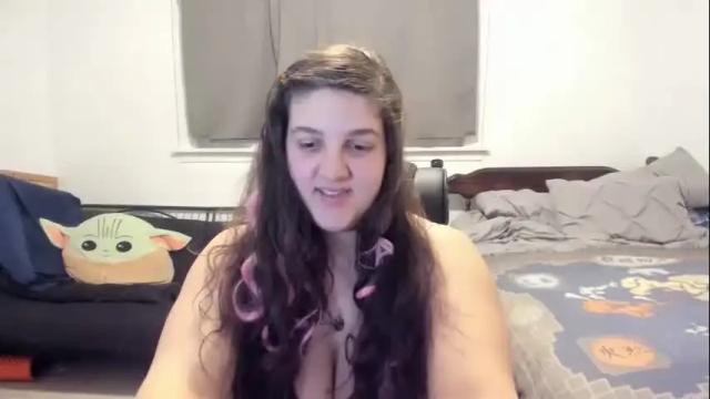 Image 3 of longhairbigbewbs Stream on Chaturbate on 15 months ago