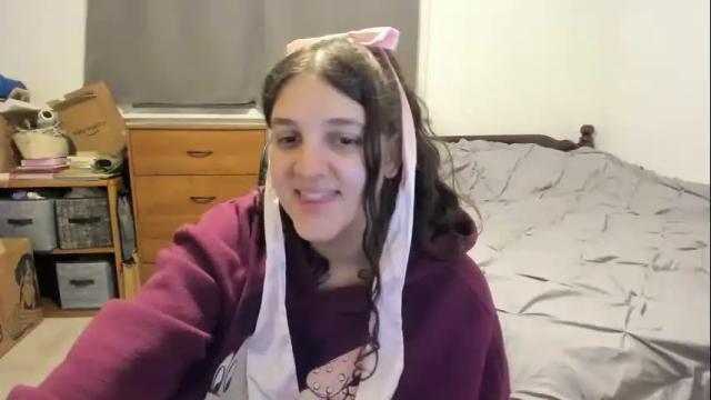 Image 8 of longhairbigbewbs Stream on Chaturbate on 1 month ago