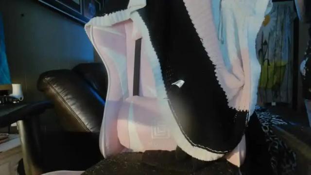 Image 10 of lononcashmere69 Stream on Chaturbate on 12 months ago