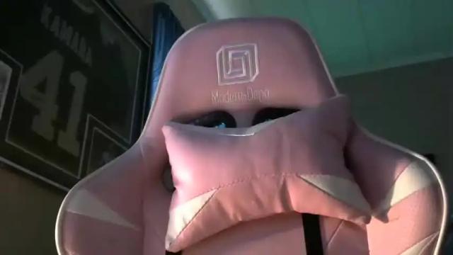 Image 10 of lononcashmere69 Stream on Chaturbate on 14 months ago