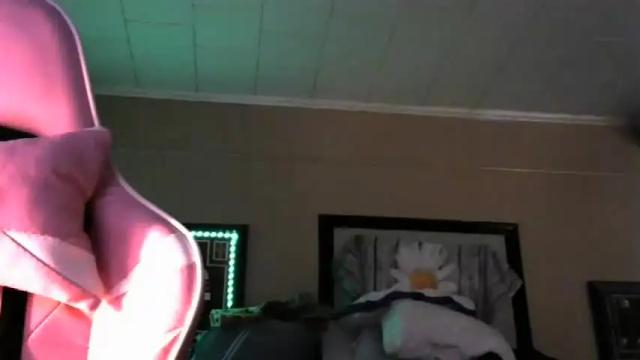 Image 2 of lononcashmere69 Stream on Chaturbate on 14 months ago