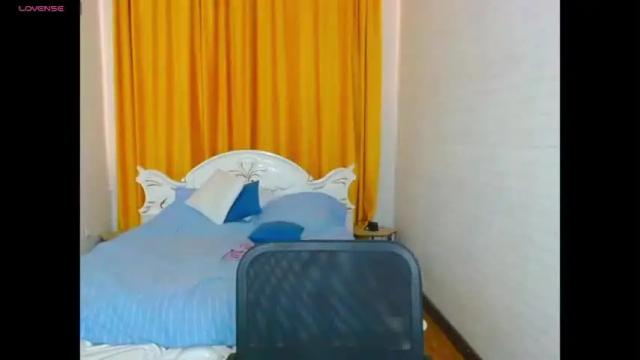 Image 3 of loo_maybe Stream on Chaturbate on 14 months ago