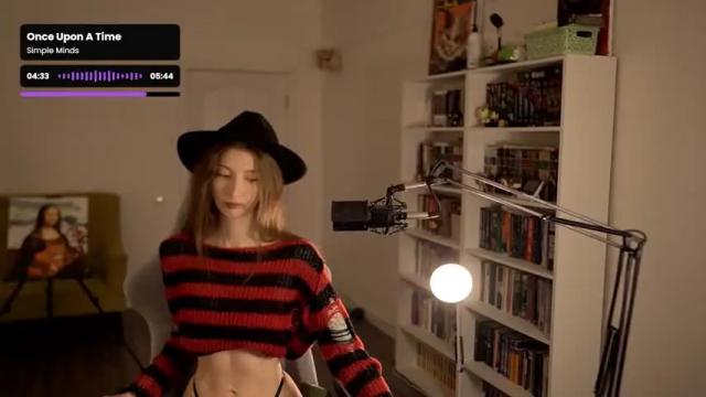 Thumbnail 1, loony_moony's Stream at Chaturbate, 2 months ago