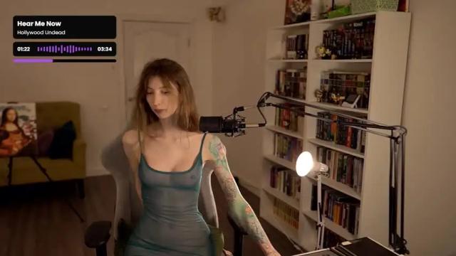 Image 10 of loony_moony Stream on Chaturbate on 1 month ago