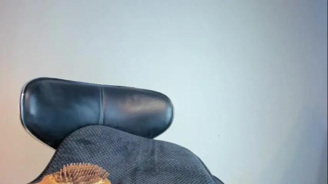 Image 12 of loovelymiia_ Stream on Chaturbate on 16 days ago