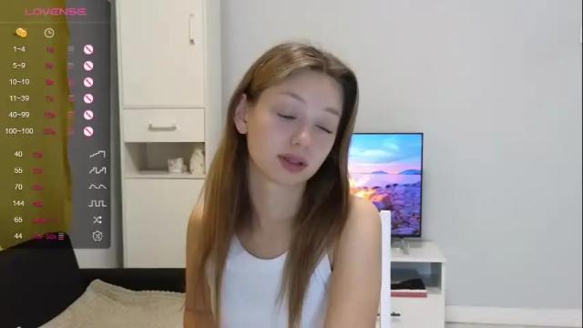 Thumbnail 1, looveshow's Stream at Chaturbate, 20 months ago