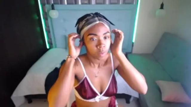 Image 11 of lopez_linda18 Stream on Chaturbate on 19 months ago