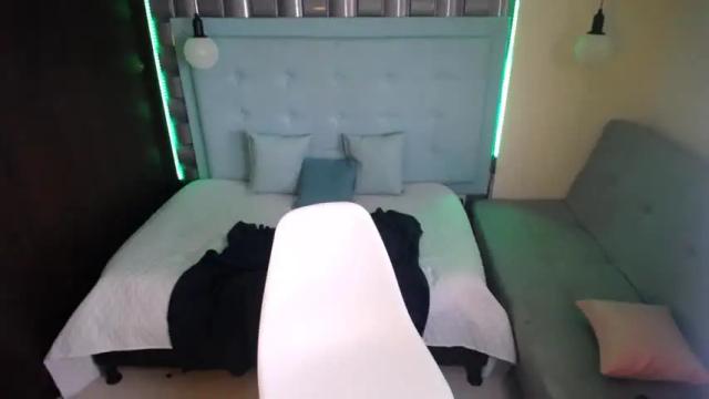 Image 12 of lopez_linda18 Stream on Chaturbate on 19 months ago