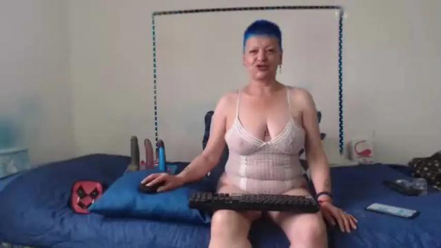 Image 3 of loquitaqueen011 Stream on Chaturbate on 13 months ago