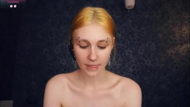 Image 2 of loradarter Stream on Chaturbate on 1 month ago