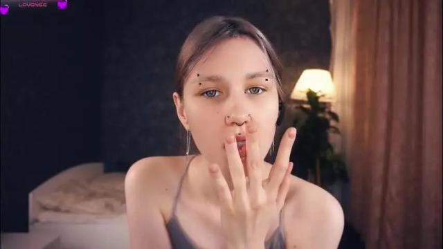 Image 7 of loradarter Stream on Chaturbate on 1 month ago