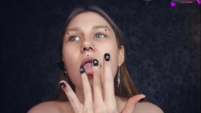 Image 10 of loradarter Stream on Chaturbate on 1 month ago