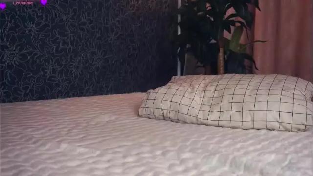 Image 8 of loradarter Stream on Chaturbate on 27 days ago