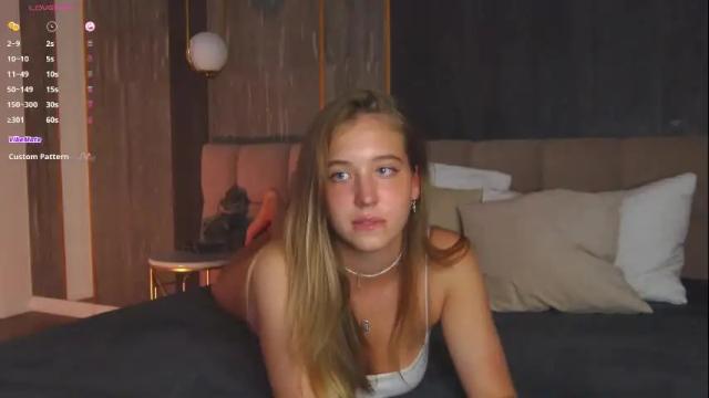 Image 10 of loraineluff Stream on Chaturbate on 1 month ago