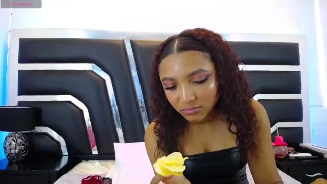 Image 10 of lorainerios1_ Stream on Chaturbate on 22 months ago