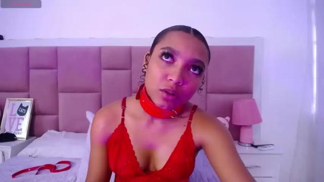 Image 10 of lorainerios1_ Stream on Chaturbate on 21 months ago