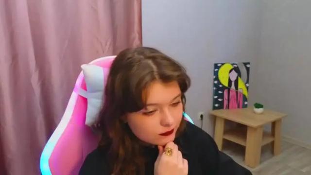 Image 3 of loralan Stream on Chaturbate on 15 months ago