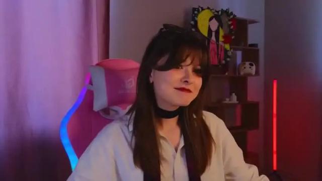 Image 3 of loralan Stream on Chaturbate on 13 months ago