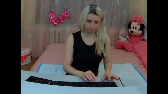 Image 7 of lorariser Stream on Chaturbate on 18 months ago