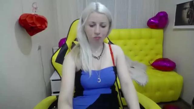 Image 4 of lorariser Stream on Chaturbate on 17 months ago