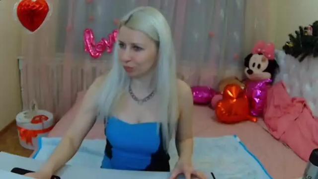 Image 8 of lorariser Stream on Chaturbate on 17 months ago