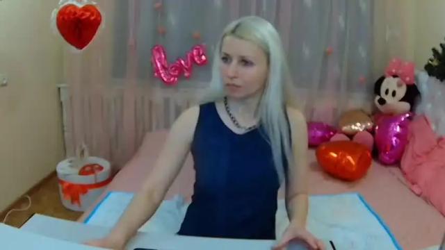 Image 10 of lorariser Stream on Chaturbate on 17 months ago