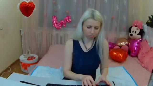 Image 11 of lorariser Stream on Chaturbate on 17 months ago