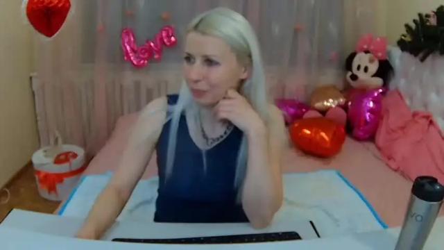 Image 6 of lorariser Stream on Chaturbate on 17 months ago