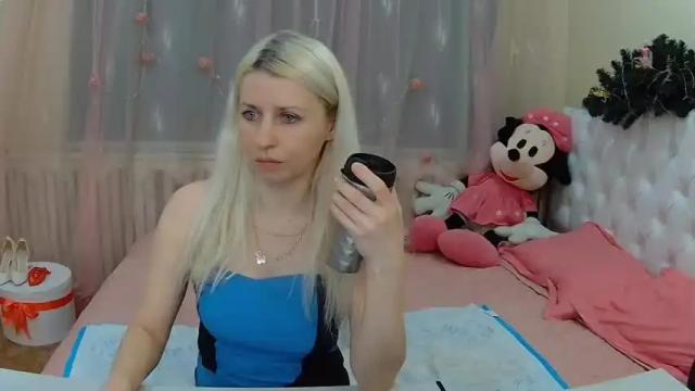 Image 12 of lorariser Stream on Chaturbate on 16 months ago